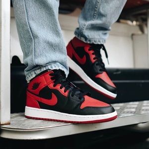 Air Jordan 1 Mid “Banned” Youth 6 / Women’s 7.5 🔥 Colorway • Everyday Sneaker